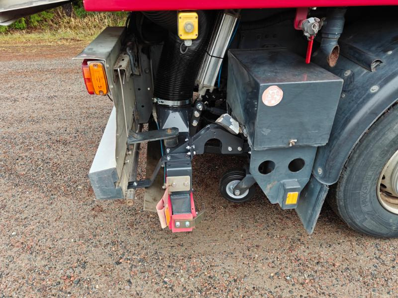 Σάρωθρο δρόμων Beam S12000 Volvo FM410: φωτογραφία 10 Σάρωθρο δρόμων Beam S12000 Volvo FM410: φωτογραφία 10