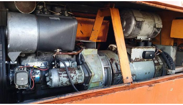 Welding machines Opladen GDF302 - Κατασκευή μηχανήματα: φωτογραφία 3 Welding machines Opladen GDF302 - Κατασκευή μηχανήματα: φωτογραφία 3