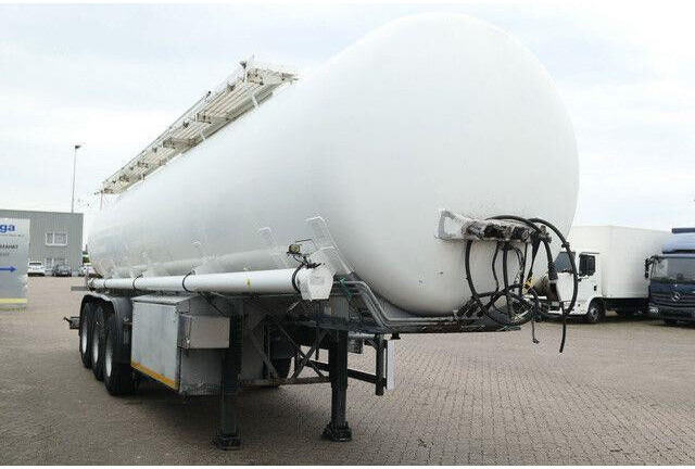 Kässbohrer STH 34/10-24/Tank 34.000 ltr./Unterbefüll./Pumpe - Επικαθήμενο βυτίο: φωτογραφία 5 Kässbohrer STH 34/10-24/Tank 34.000 ltr./Unterbefüll./Pumpe - Επικαθήμενο βυτίο: φωτογραφία 5