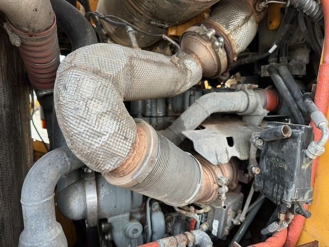 Liebherr LR 636, Laderaupe, 4+1 Schaufel, Klima, Kamera - Μπουλντόζα: φωτογραφία 5 Liebherr LR 636, Laderaupe, 4+1 Schaufel, Klima, Kamera - Μπουλντόζα: φωτογραφία 5