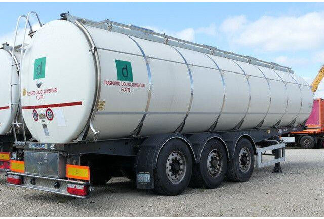 Menci SA 105, isoliert, 32m³, 4 Kammern, Alu-Felgen - Επικαθήμενο βυτίο: φωτογραφία 3 Menci SA 105, isoliert, 32m³, 4 Kammern, Alu-Felgen - Επικαθήμενο βυτίο: φωτογραφία 3