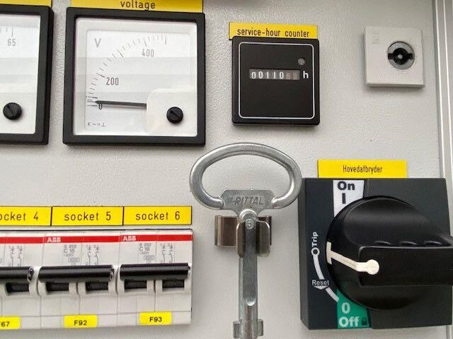 Leasing Mercedes-Benz 1833 Axor 4x4,Palfinger PK8502,Allrad,Seilwinde Mercedes-Benz 1833 Axor 4x4,Palfinger PK8502,Allrad,Seilwinde: φωτογραφία 18