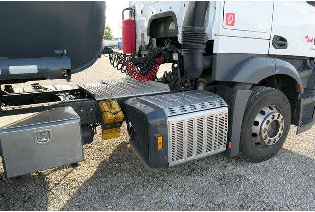 Mercedes-Benz 1846 Actros 4x2, Hydr., ADR, Leicht, Klima, Navi - Τράκτορας: φωτογραφία 5 Mercedes-Benz 1846 Actros 4x2, Hydr., ADR, Leicht, Klima, Navi - Τράκτορας: φωτογραφία 5