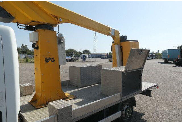 Nissan 32.12 4x2, 11m Arbeitshöhe, Klima,3. Sitz - Φορτηγό με εναέρια πλατφόρμα: φωτογραφία 5 Nissan 32.12 4x2, 11m Arbeitshöhe, Klima,3. Sitz - Φορτηγό με εναέρια πλατφόρμα: φωτογραφία 5