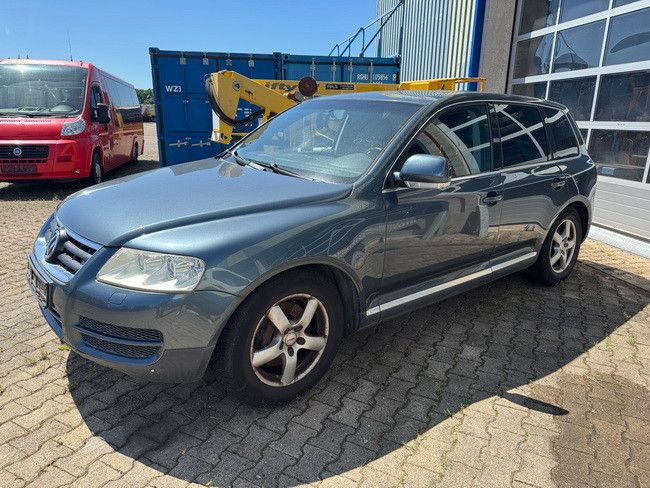 Volkswagen Touareg 3.2 V6/ GETRIEBESCHADEN /Motor läuft! - SUV: φωτογραφία 1 Volkswagen Touareg 3.2 V6/ GETRIEBESCHADEN /Motor läuft! - SUV: φωτογραφία 1