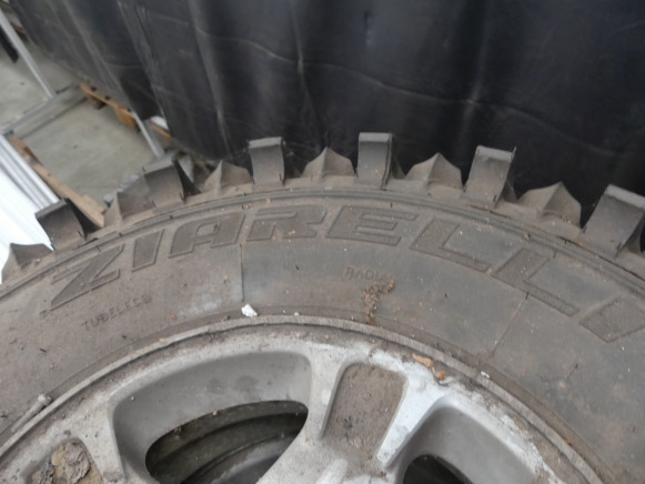 4 Roues pour Ziarelli Brutale 4X4 En provenance de Mitsubishi Pajero - Πλήρης τροχός για Τρακτέρ: φωτογραφία 2 4 Roues pour Ziarelli Brutale 4X4 En provenance de Mitsubishi Pajero - Πλήρης τροχός για Τρακτέρ: φωτογραφία 2