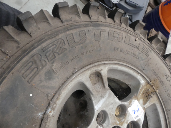 4 Roues pour Ziarelli Brutale 4X4 En provenance de Mitsubishi Pajero - Πλήρης τροχός για Τρακτέρ: φωτογραφία 3 4 Roues pour Ziarelli Brutale 4X4 En provenance de Mitsubishi Pajero - Πλήρης τροχός για Τρακτέρ: φωτογραφία 3