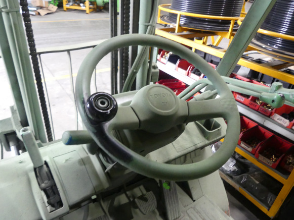 Chariot élévateur Toyota - Ηλεκτροκίνητο περονοφόρο: φωτογραφία 4 Chariot élévateur Toyota - Ηλεκτροκίνητο περονοφόρο: φωτογραφία 4