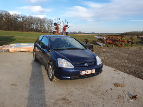 Honda Civic - Αυτοκίνητο: φωτογραφία 4 Honda Civic - Αυτοκίνητο: φωτογραφία 4