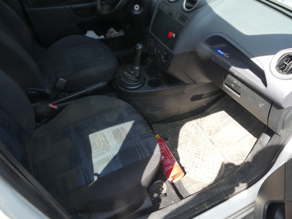 Voiture Ford FIESTA (2006-110.830 km) - Αυτοκίνητο: φωτογραφία 5 Voiture Ford FIESTA (2006-110.830 km) - Αυτοκίνητο: φωτογραφία 5