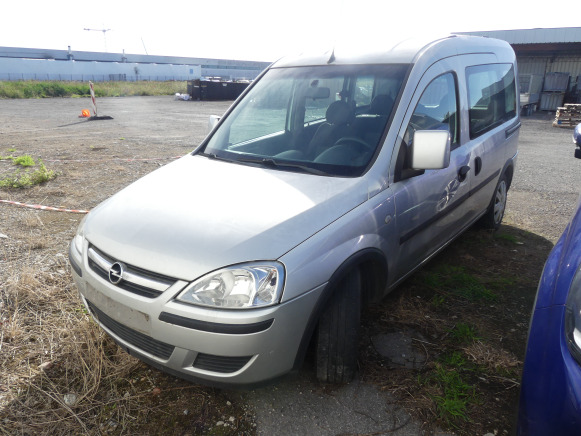 Voiture Opel Combo - Αυτοκίνητο: φωτογραφία 1 Voiture Opel Combo - Αυτοκίνητο: φωτογραφία 1