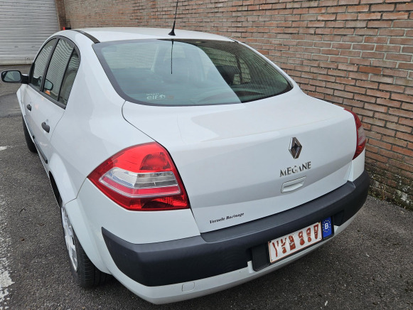 Voiture Renault Megane (2008-96.479 km-VIN:VF1LM1S0H40530344) - Αυτοκίνητο: φωτογραφία 4 Voiture Renault Megane (2008-96.479 km-VIN:VF1LM1S0H40530344) - Αυτοκίνητο: φωτογραφία 4