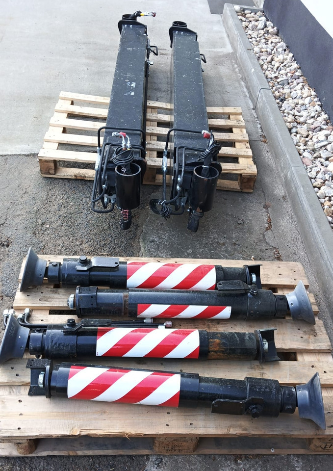 FASSI - PALFINGER - HIAB - HMF - ATLAS additional stabilizers, Zusatzabstützen - Γερανός παπαγάλος: φωτογραφία 1 FASSI - PALFINGER - HIAB - HMF - ATLAS additional stabilizers, Zusatzabstützen - Γερανός παπαγάλος: φωτογραφία 1