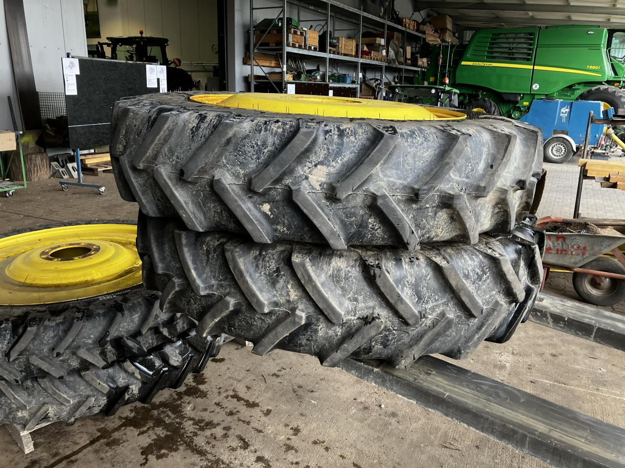 BKT 270/95R32 - Ελαστικό για Γεωργικά μηχανήματα: φωτογραφία 3 BKT 270/95R32 - Ελαστικό για Γεωργικά μηχανήματα: φωτογραφία 3