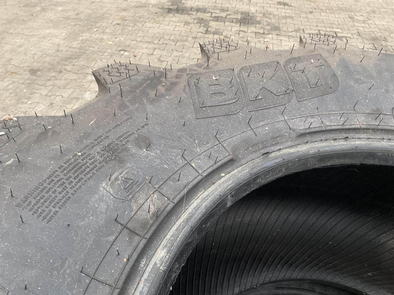 BKT 600/65R28 - Ελαστικό για Γεωργικά μηχανήματα: φωτογραφία 3 BKT 600/65R28 - Ελαστικό για Γεωργικά μηχανήματα: φωτογραφία 3