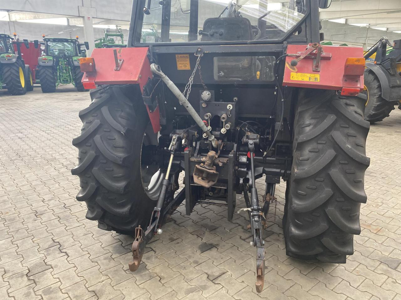 Case-IH 3230 - Τρακτέρ: φωτογραφία 5 Case-IH 3230 - Τρακτέρ: φωτογραφία 5