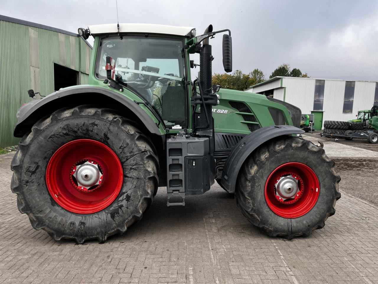 Fendt 828 Vario - Τρακτέρ: φωτογραφία 2 Fendt 828 Vario - Τρακτέρ: φωτογραφία 2