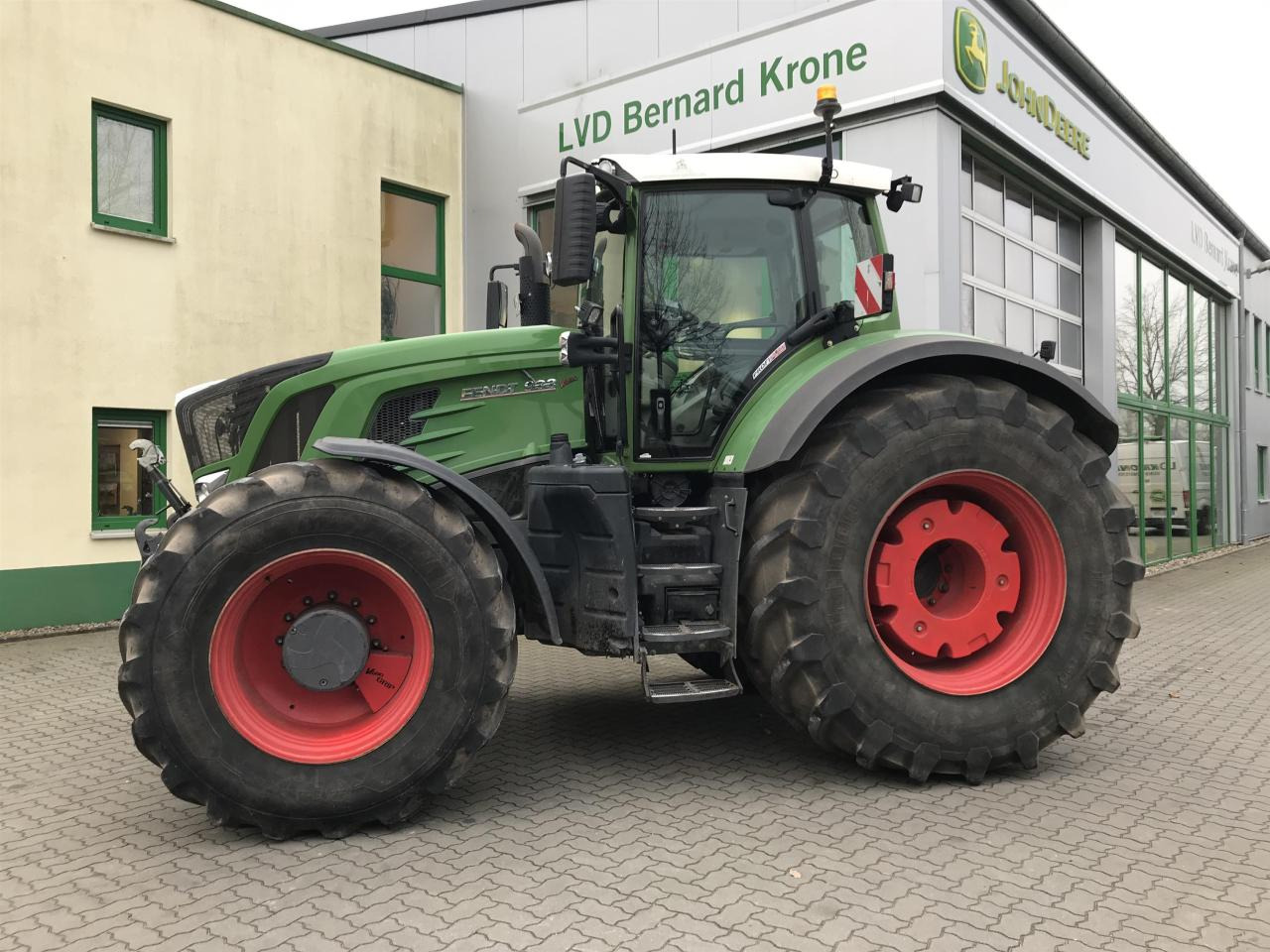 Fendt 933 Profi Plus - Τρακτέρ: φωτογραφία 1 Fendt 933 Profi Plus - Τρακτέρ: φωτογραφία 1