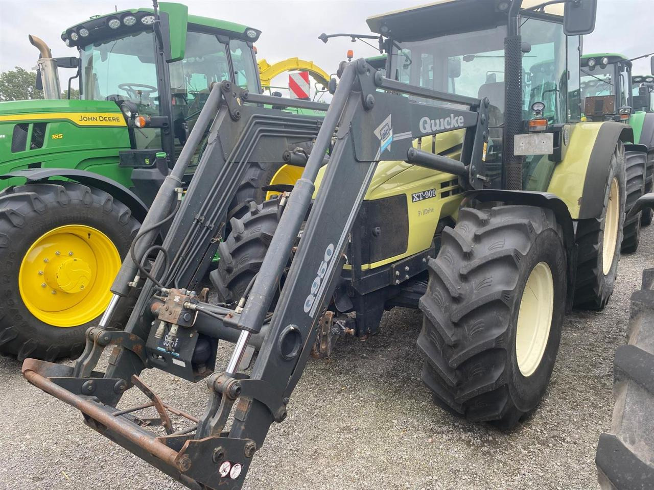 Hürlimann XT 909 - Τρακτέρ: φωτογραφία 4 Hürlimann XT 909 - Τρακτέρ: φωτογραφία 4