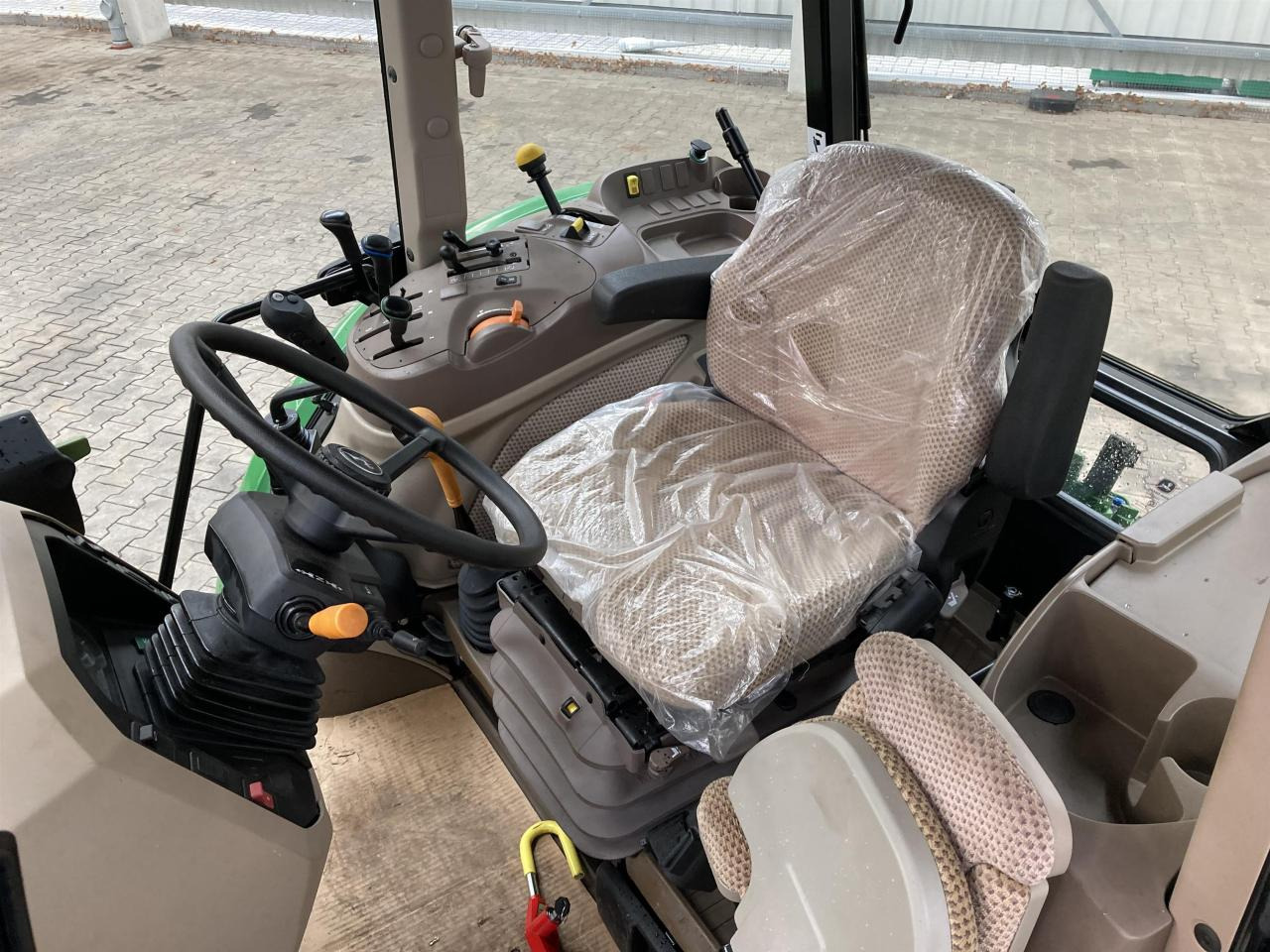 Τρακτέρ John Deere 5090M: φωτογραφία 11 Τρακτέρ John Deere 5090M: φωτογραφία 11