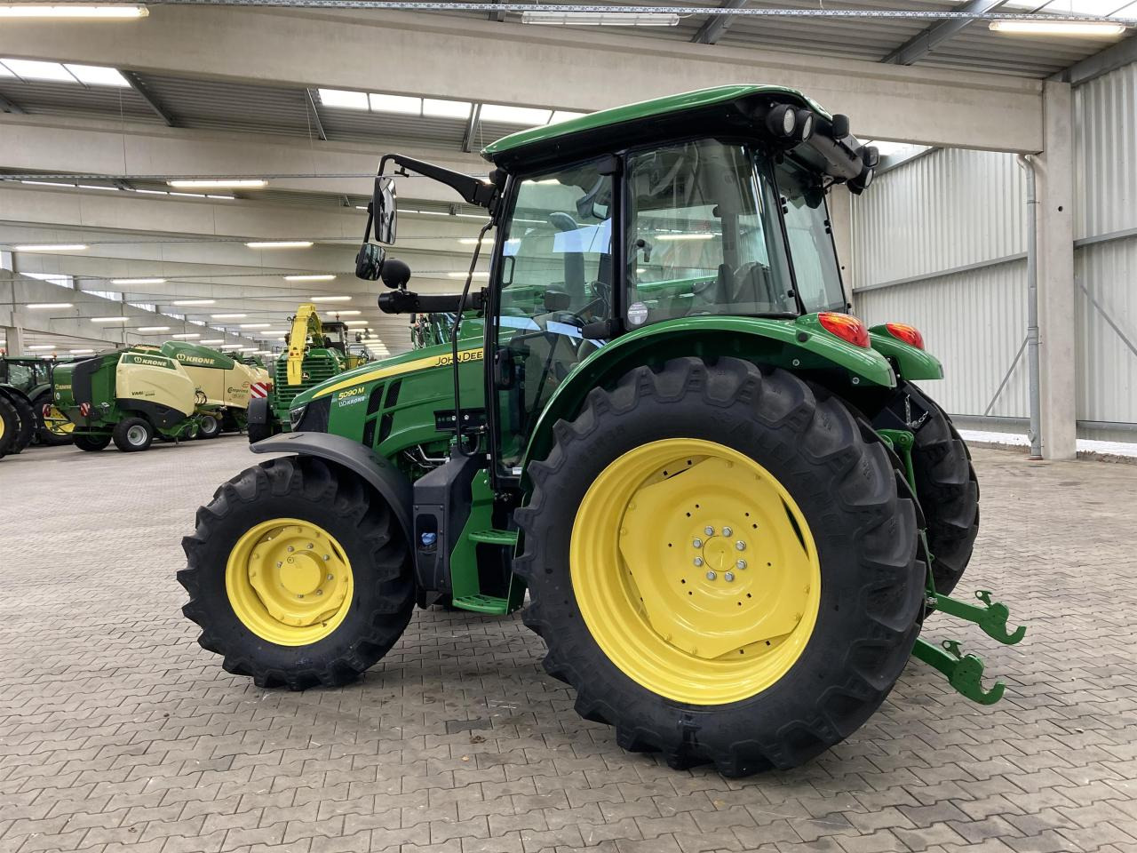 Τρακτέρ John Deere 5090M: φωτογραφία 9 Τρακτέρ John Deere 5090M: φωτογραφία 9