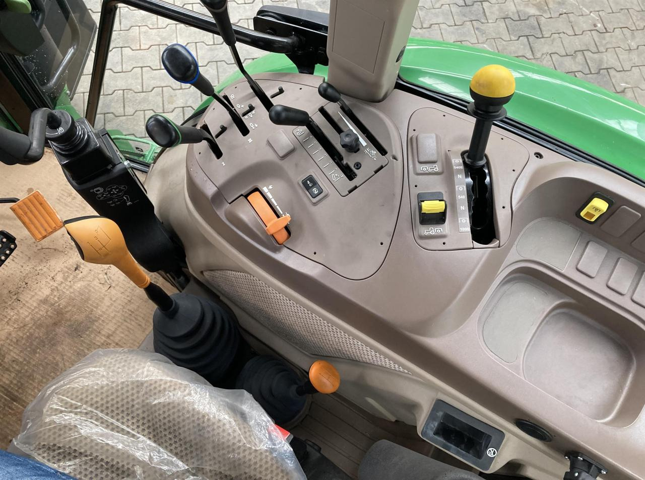 Τρακτέρ John Deere 5090M: φωτογραφία 12 Τρακτέρ John Deere 5090M: φωτογραφία 12