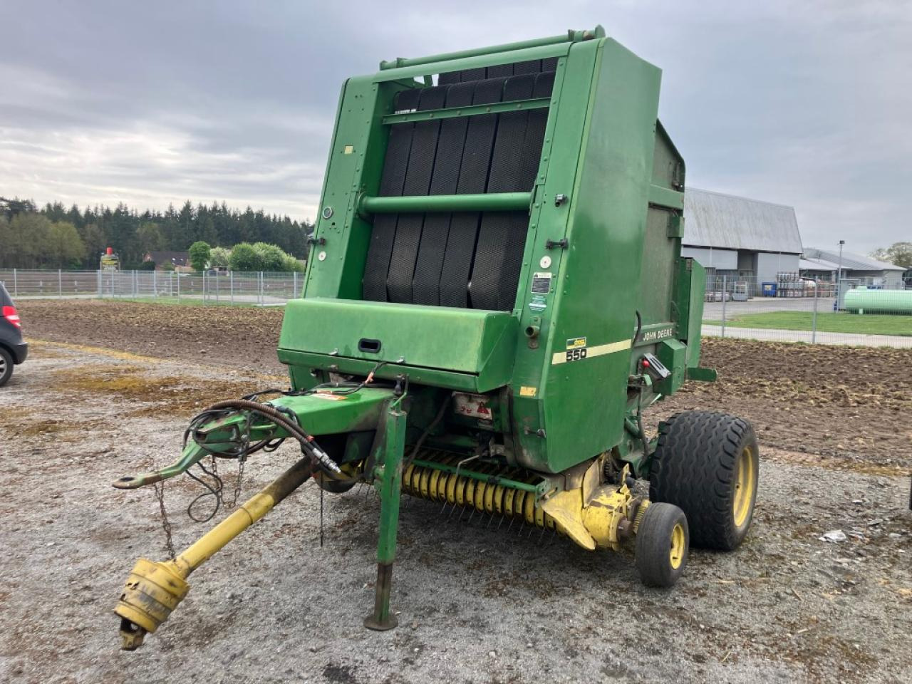 John Deere 550 - Χορτοδετική μηχανή στρόγγυλης μπάλας: φωτογραφία 1 John Deere 550 - Χορτοδετική μηχανή στρόγγυλης μπάλας: φωτογραφία 1