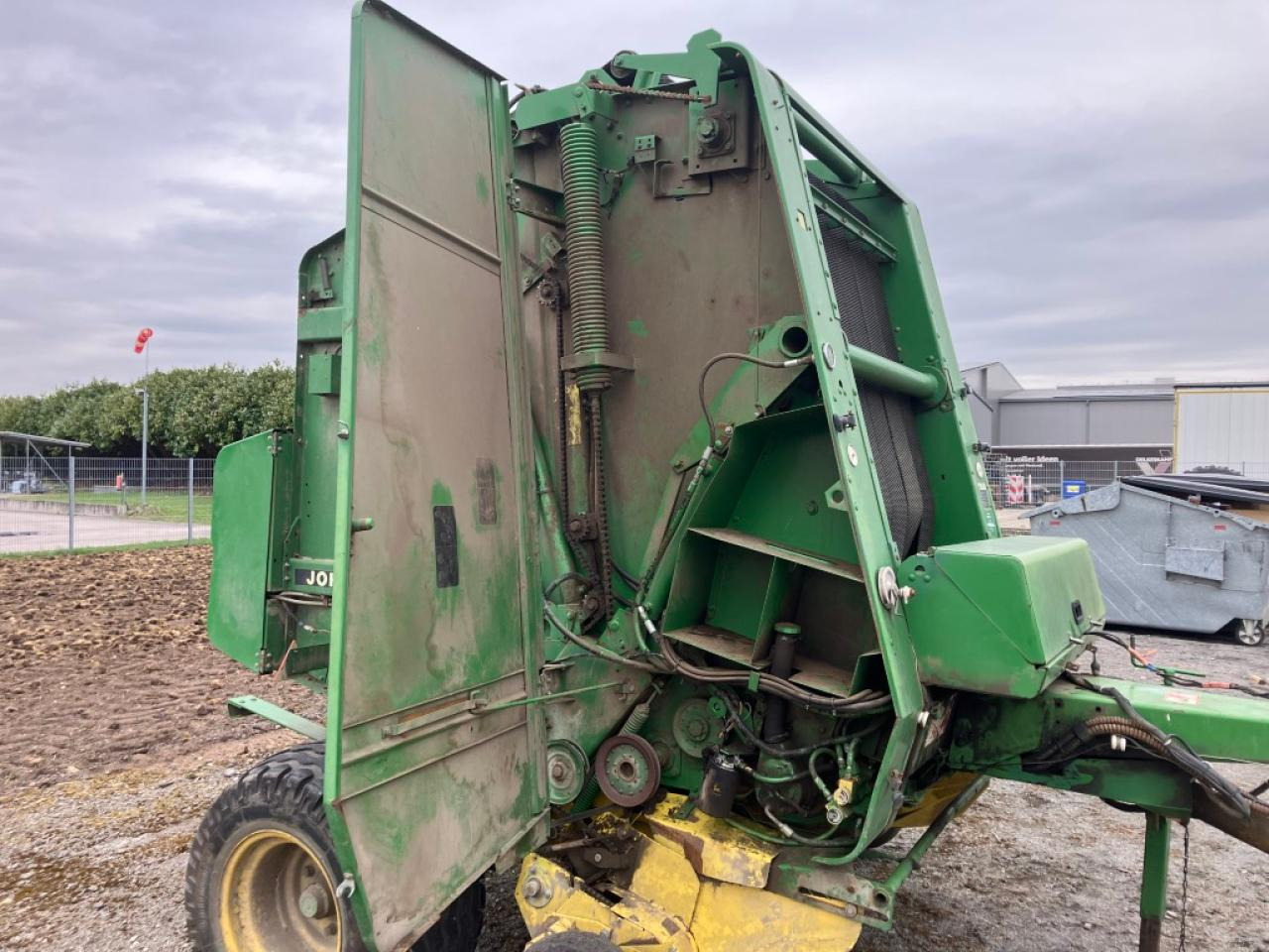 John Deere 550 - Χορτοδετική μηχανή στρόγγυλης μπάλας: φωτογραφία 4 John Deere 550 - Χορτοδετική μηχανή στρόγγυλης μπάλας: φωτογραφία 4