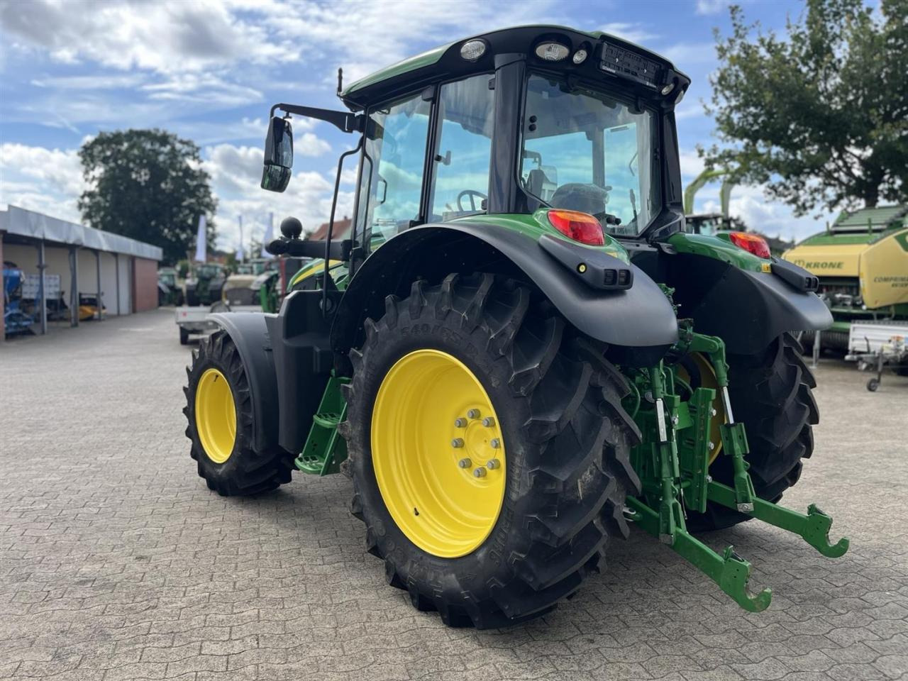 John Deere 6100M - Τρακτέρ: φωτογραφία 4 John Deere 6100M - Τρακτέρ: φωτογραφία 4