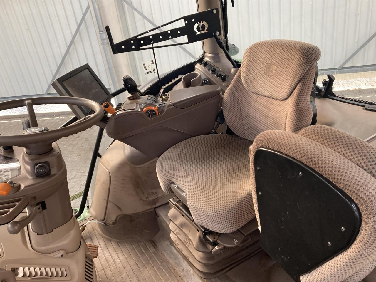 Leasing John Deere 6215R John Deere 6215R: φωτογραφία 10 Leasing John Deere 6215R John Deere 6215R: φωτογραφία 10