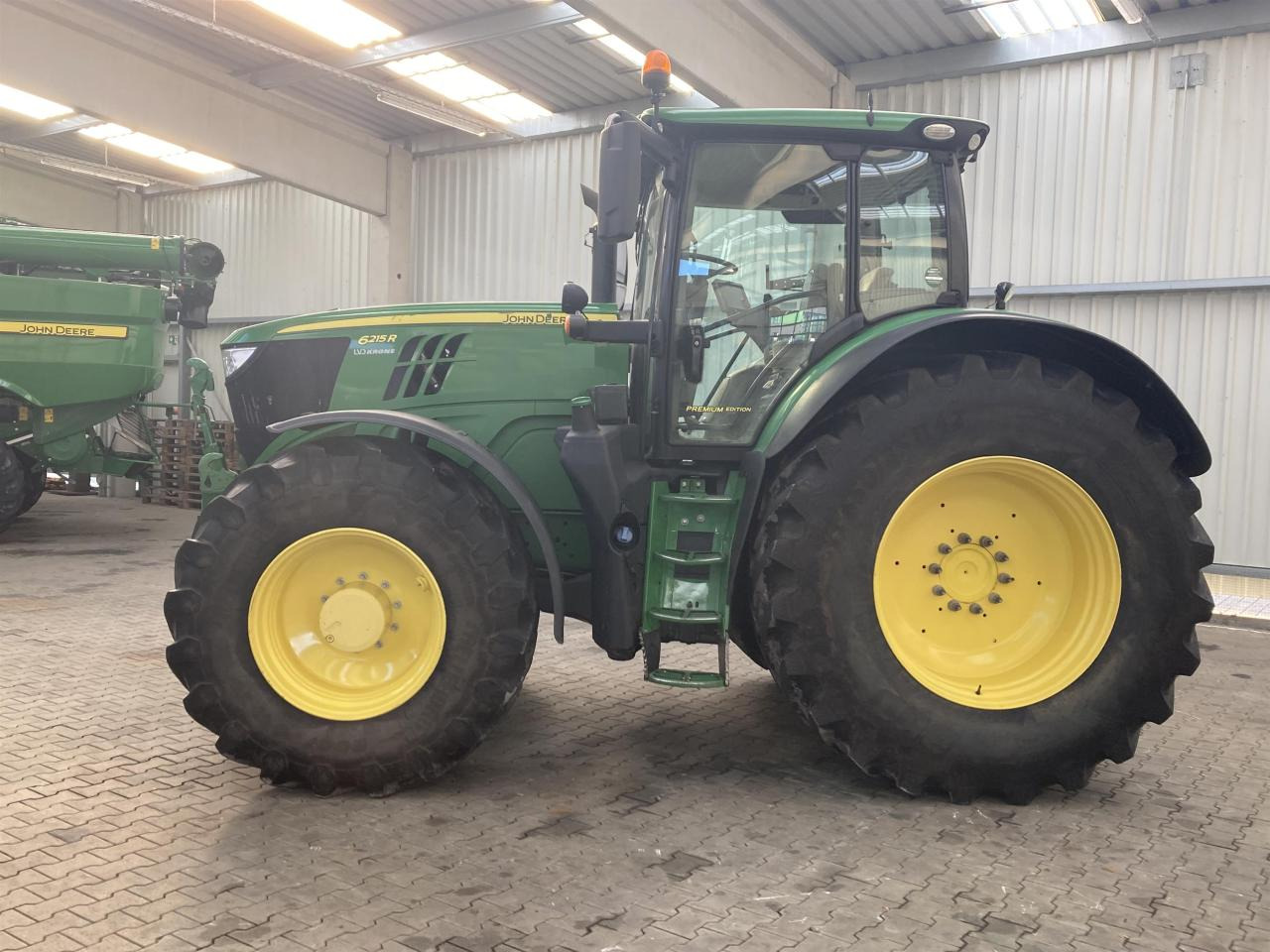 Leasing John Deere 6215R John Deere 6215R: φωτογραφία 7 Leasing John Deere 6215R John Deere 6215R: φωτογραφία 7