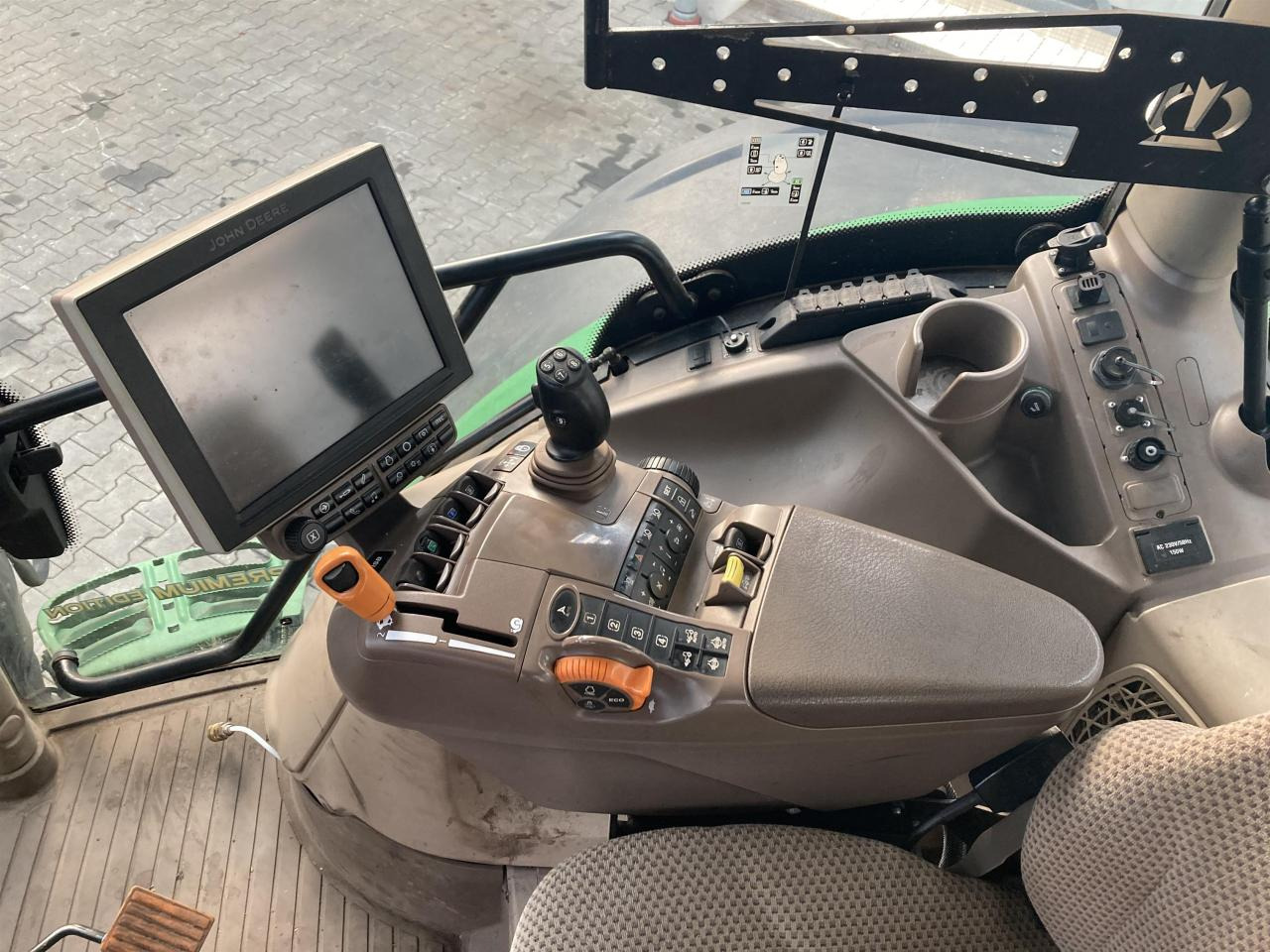 Leasing John Deere 6215R John Deere 6215R: φωτογραφία 8 Leasing John Deere 6215R John Deere 6215R: φωτογραφία 8