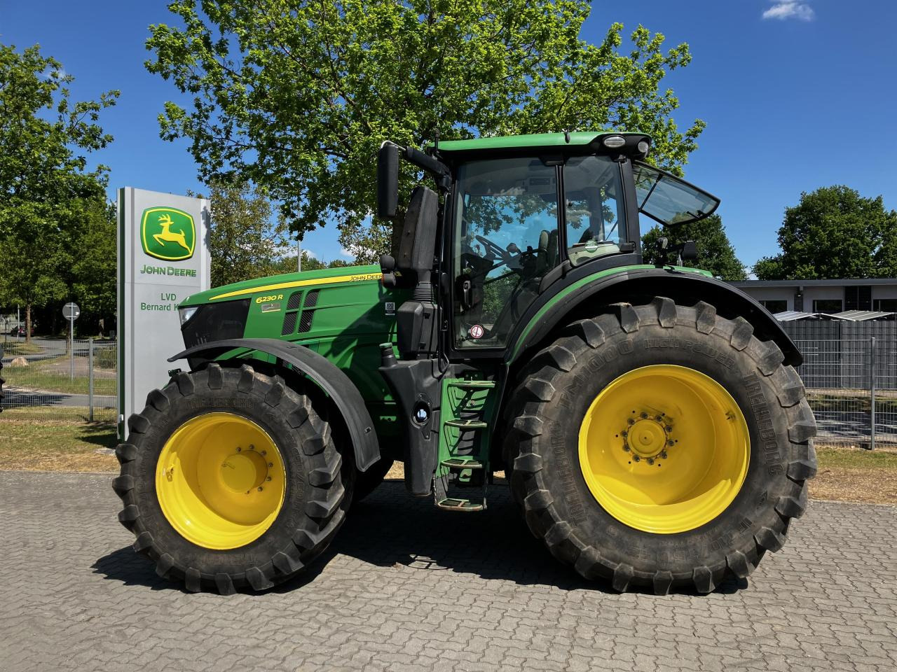 John Deere 6230R - Τρακτέρ: φωτογραφία 1 John Deere 6230R - Τρακτέρ: φωτογραφία 1