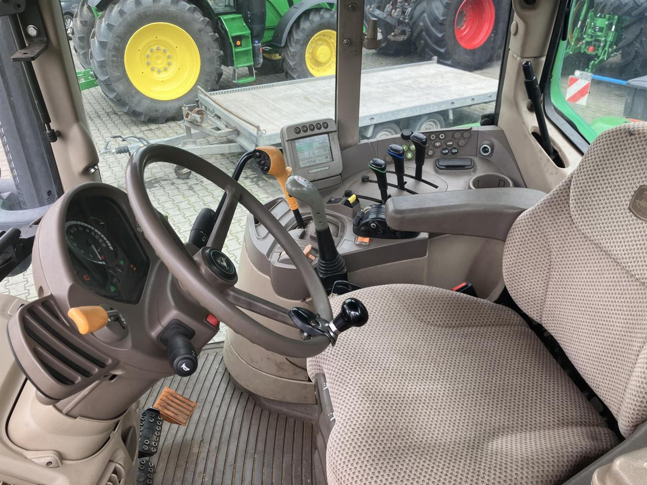 John Deere 6630 PREMIUM - Τρακτέρ: φωτογραφία 4 John Deere 6630 PREMIUM - Τρακτέρ: φωτογραφία 4