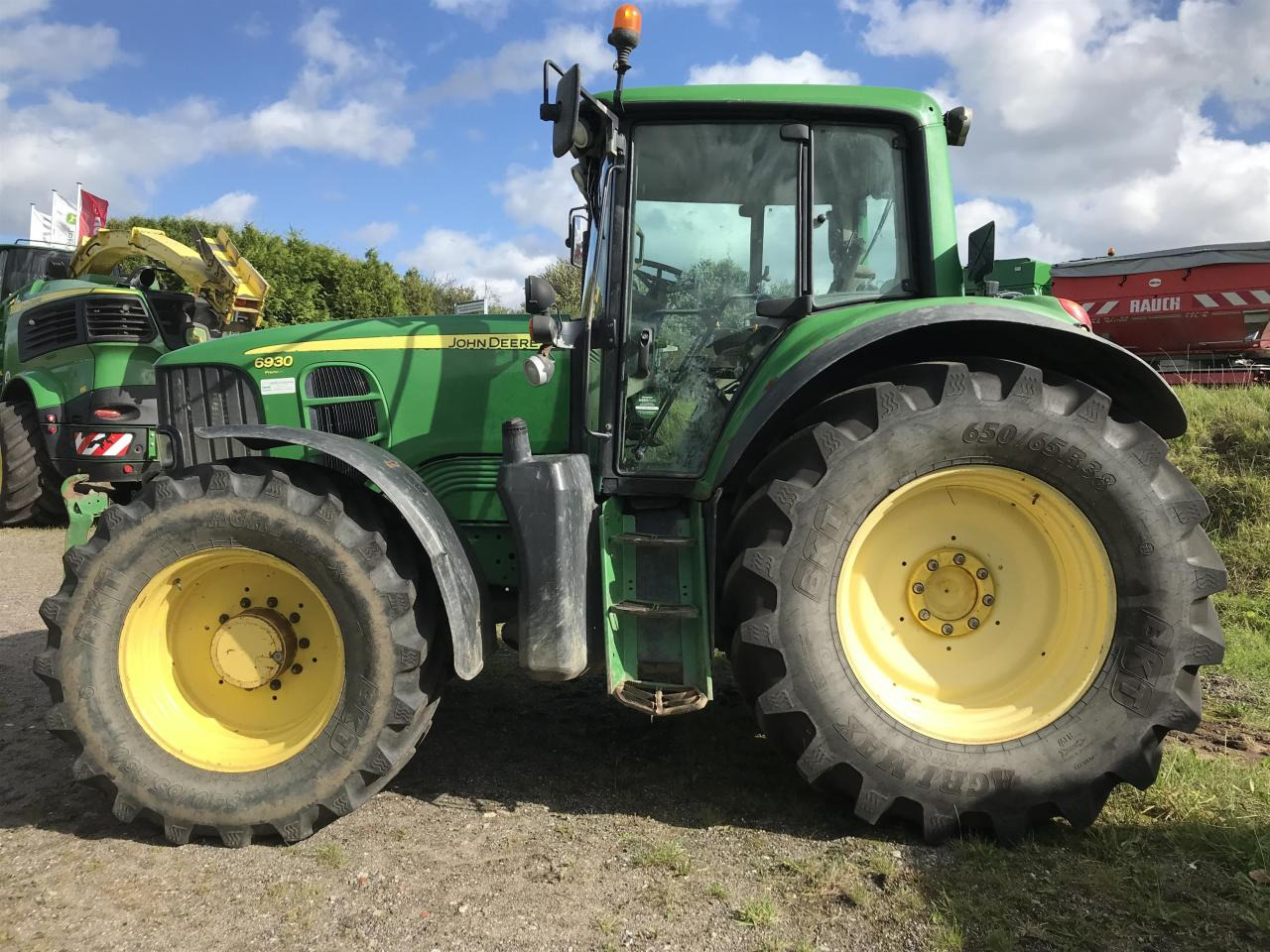 John Deere 6930 Premium - Τρακτέρ: φωτογραφία 1 John Deere 6930 Premium - Τρακτέρ: φωτογραφία 1