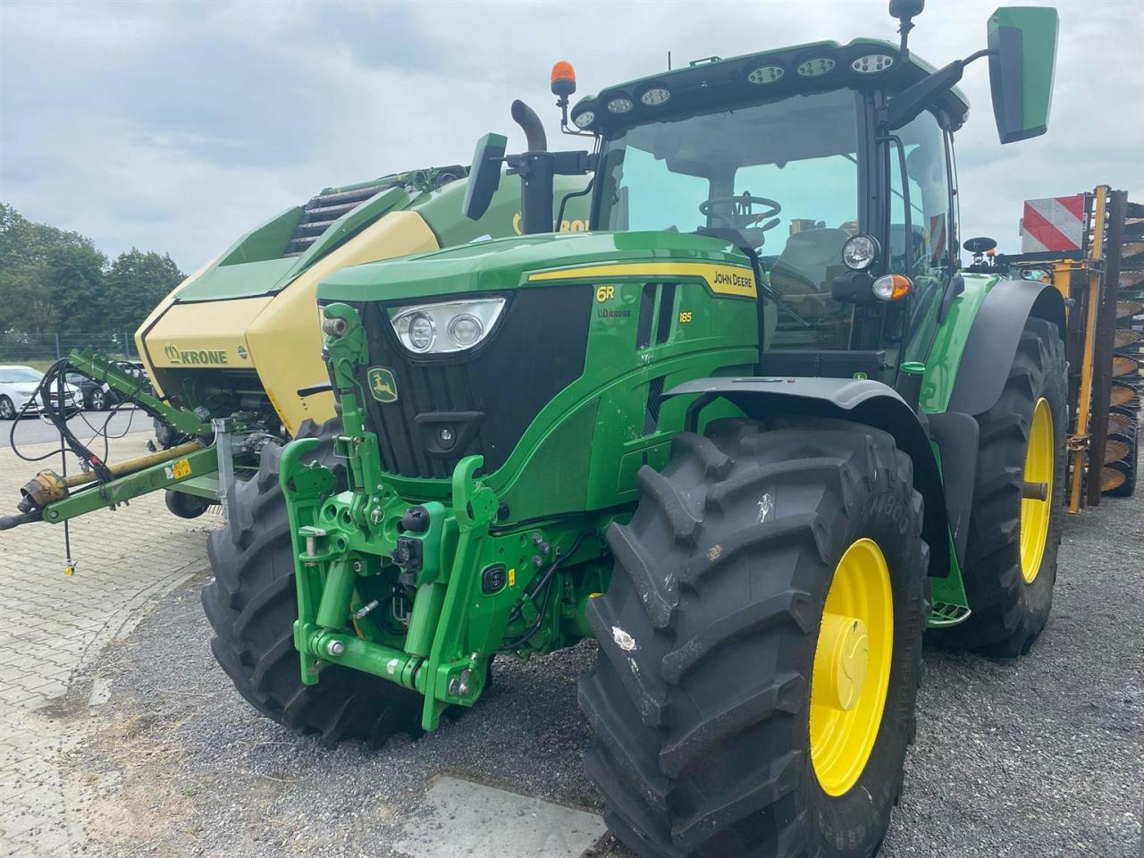John Deere 6R 185 - Τρακτέρ: φωτογραφία 1 John Deere 6R 185 - Τρακτέρ: φωτογραφία 1