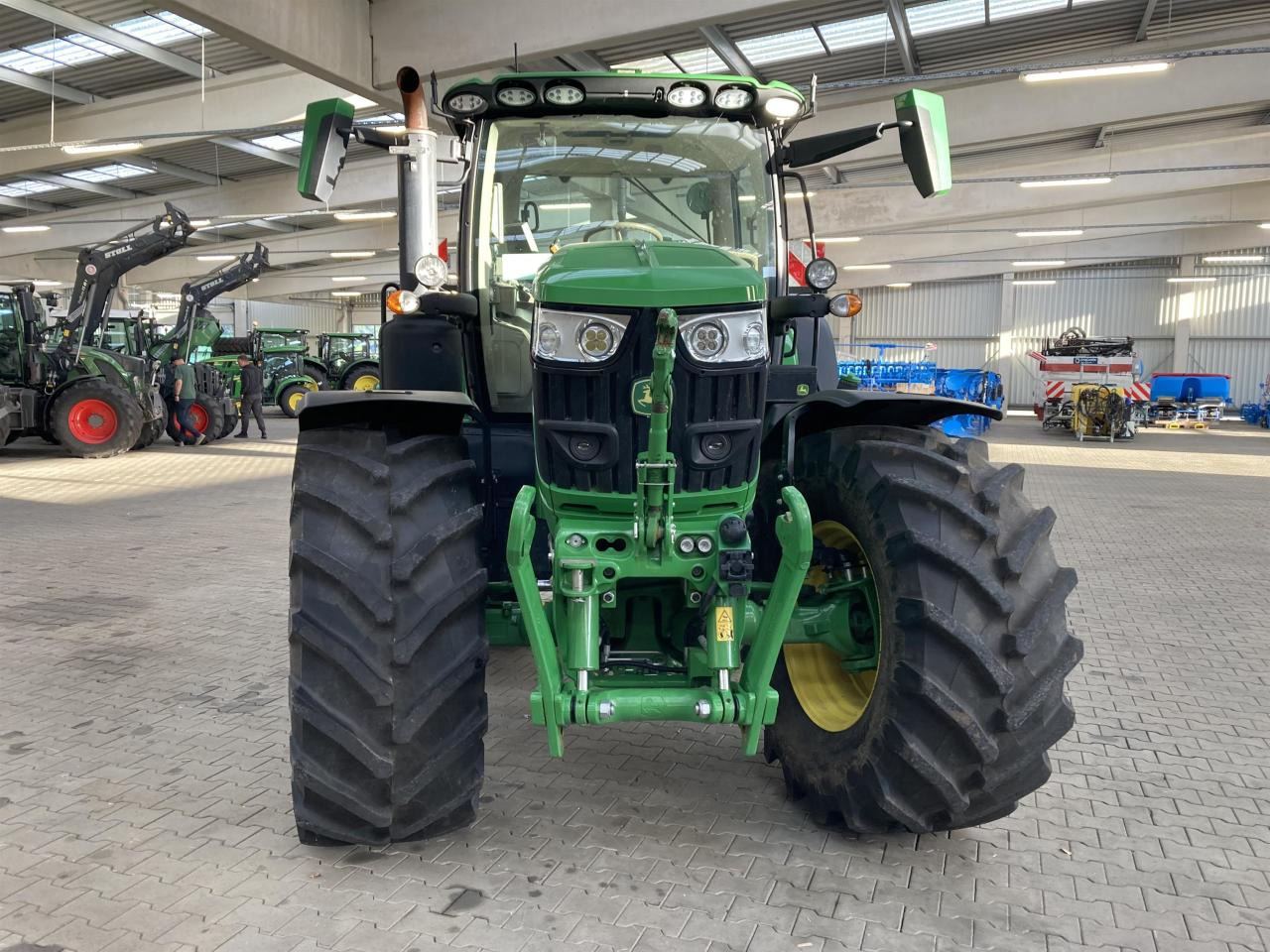John Deere 6R 185 - Τρακτέρ: φωτογραφία 4 John Deere 6R 185 - Τρακτέρ: φωτογραφία 4