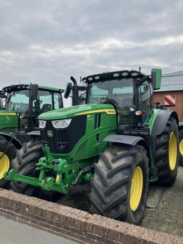 John Deere 6R 215 - Τρακτέρ: φωτογραφία 1 John Deere 6R 215 - Τρακτέρ: φωτογραφία 1