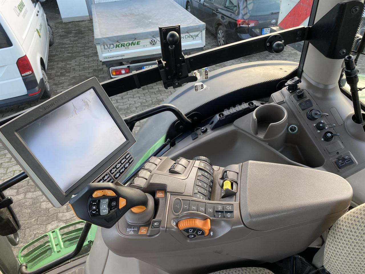 John Deere 6R 215 - Τρακτέρ: φωτογραφία 5 John Deere 6R 215 - Τρακτέρ: φωτογραφία 5