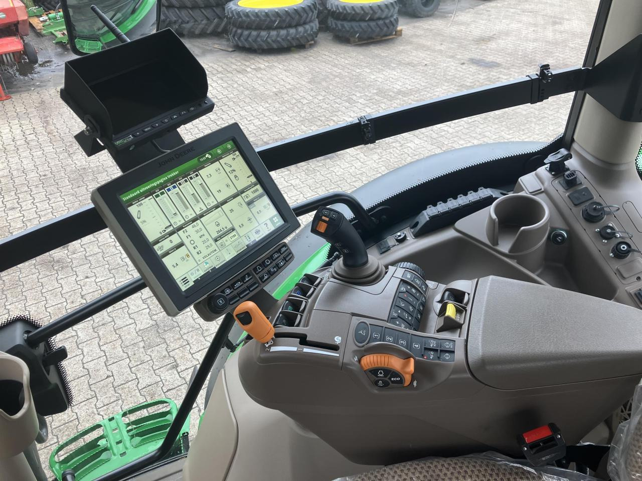 John Deere 6R 215 - Τρακτέρ: φωτογραφία 5 John Deere 6R 215 - Τρακτέρ: φωτογραφία 5