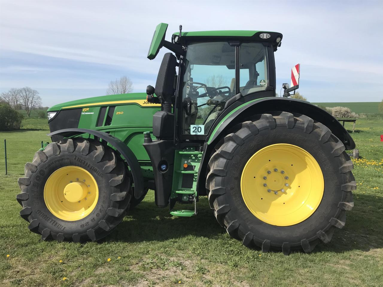 John Deere 6R 250 - Τρακτέρ: φωτογραφία 1 John Deere 6R 250 - Τρακτέρ: φωτογραφία 1
