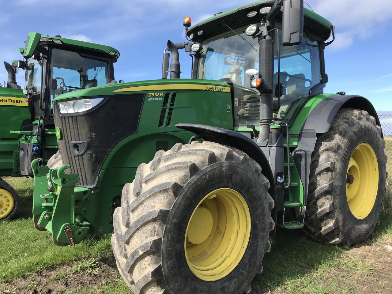 John Deere 7310R - Τρακτέρ: φωτογραφία 1 John Deere 7310R - Τρακτέρ: φωτογραφία 1