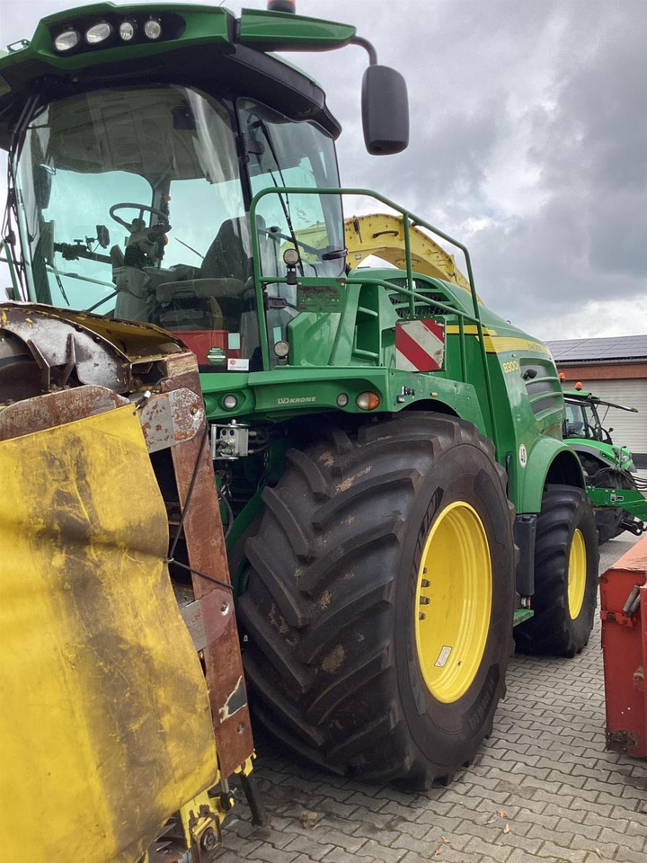 John Deere 8300 - Ενσιρωτική μηχανή: φωτογραφία 1 John Deere 8300 - Ενσιρωτική μηχανή: φωτογραφία 1