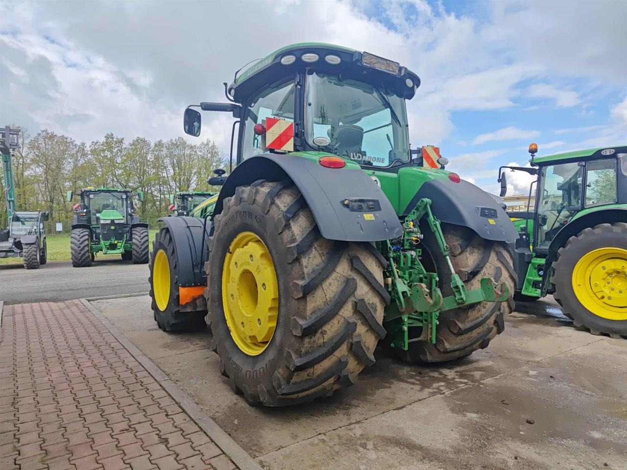 John Deere 8400R - Τρακτέρ: φωτογραφία 5 John Deere 8400R - Τρακτέρ: φωτογραφία 5