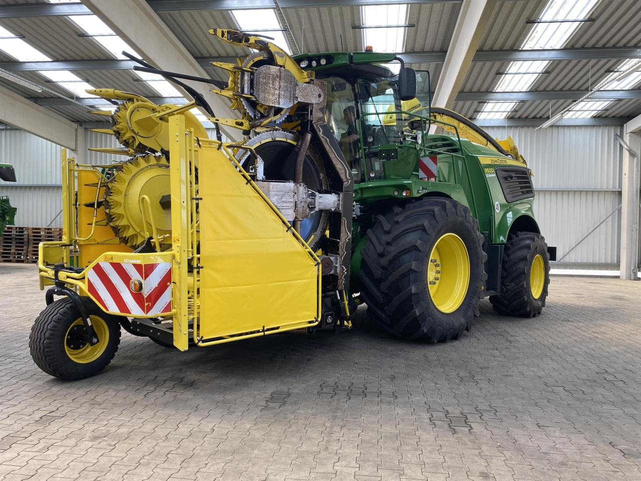 John Deere 9500i - Ενσιρωτική μηχανή: φωτογραφία 1 John Deere 9500i - Ενσιρωτική μηχανή: φωτογραφία 1