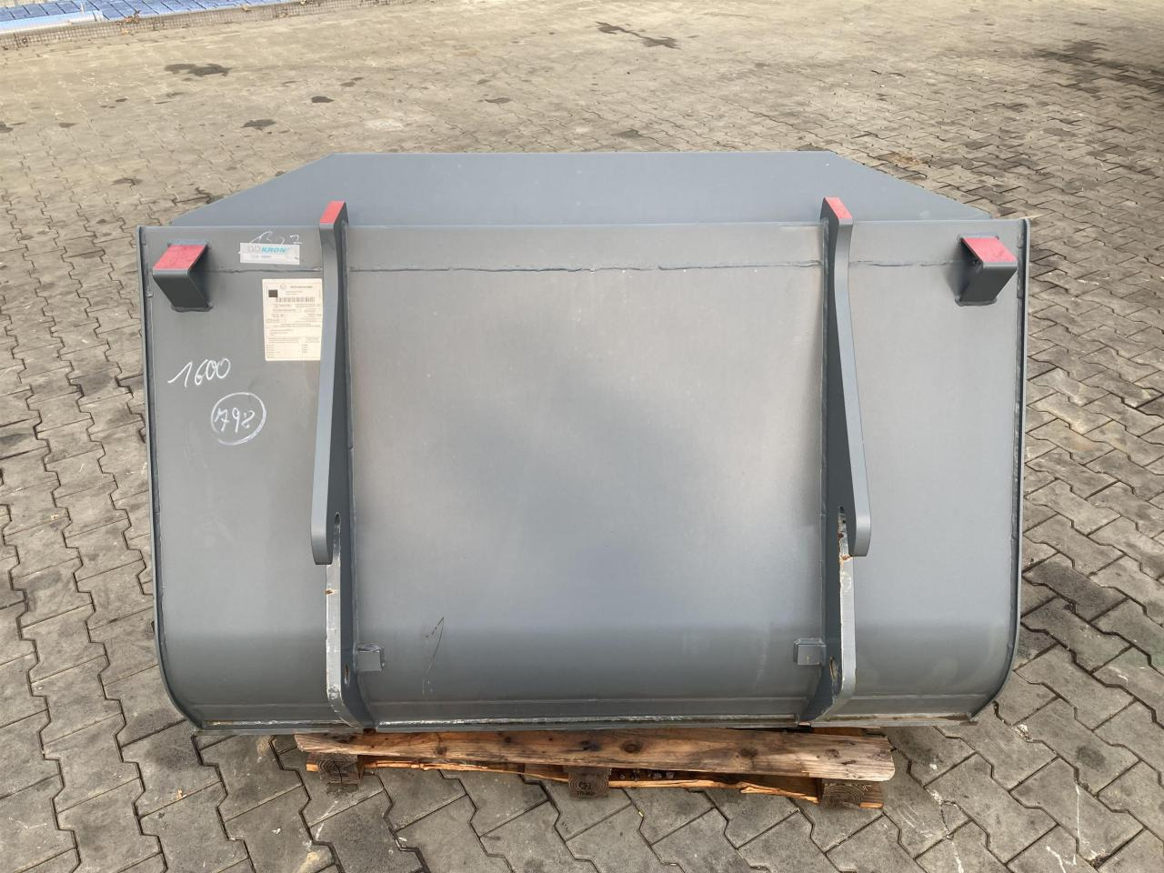 Kramer 1600 mm - Κουβας: φωτογραφία 3 Kramer 1600 mm - Κουβας: φωτογραφία 3