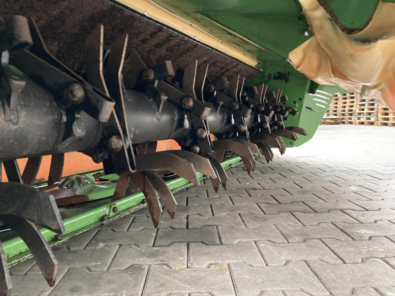 Krone EC F 320 CV - Χορτοκοπτικό: φωτογραφία 4 Krone EC F 320 CV - Χορτοκοπτικό: φωτογραφία 4