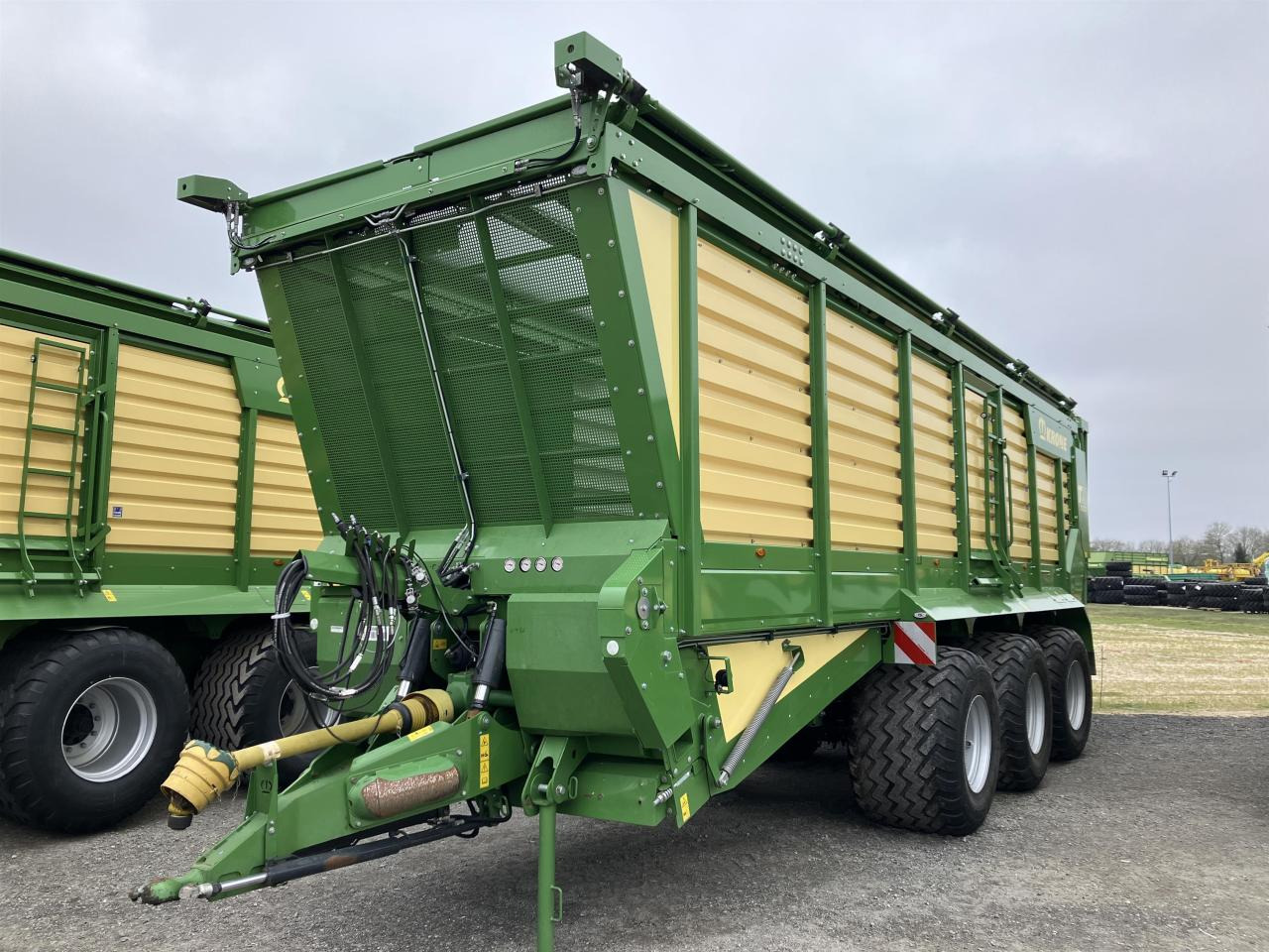 Krone TX 560 D - Βαγόνι ενσίρωσης: φωτογραφία 1 Krone TX 560 D - Βαγόνι ενσίρωσης: φωτογραφία 1