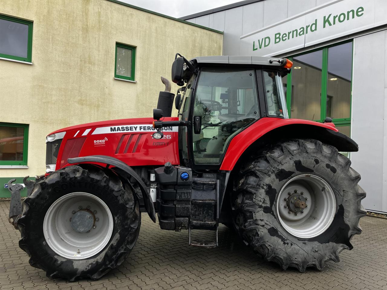 Massey Ferguson 7726 - Τρακτέρ: φωτογραφία 1 Massey Ferguson 7726 - Τρακτέρ: φωτογραφία 1