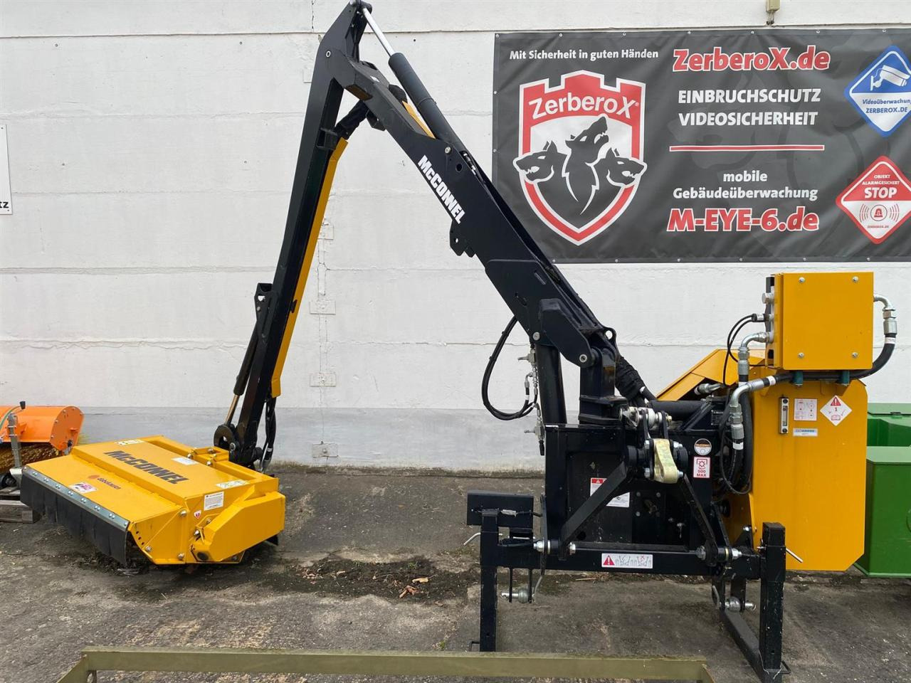 McConnel PA6055 Eco - Καταστροφέας με σφυριά: φωτογραφία 1 McConnel PA6055 Eco - Καταστροφέας με σφυριά: φωτογραφία 1